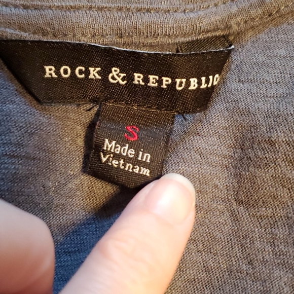 Rock & Republic Top - Picture 3 of 4